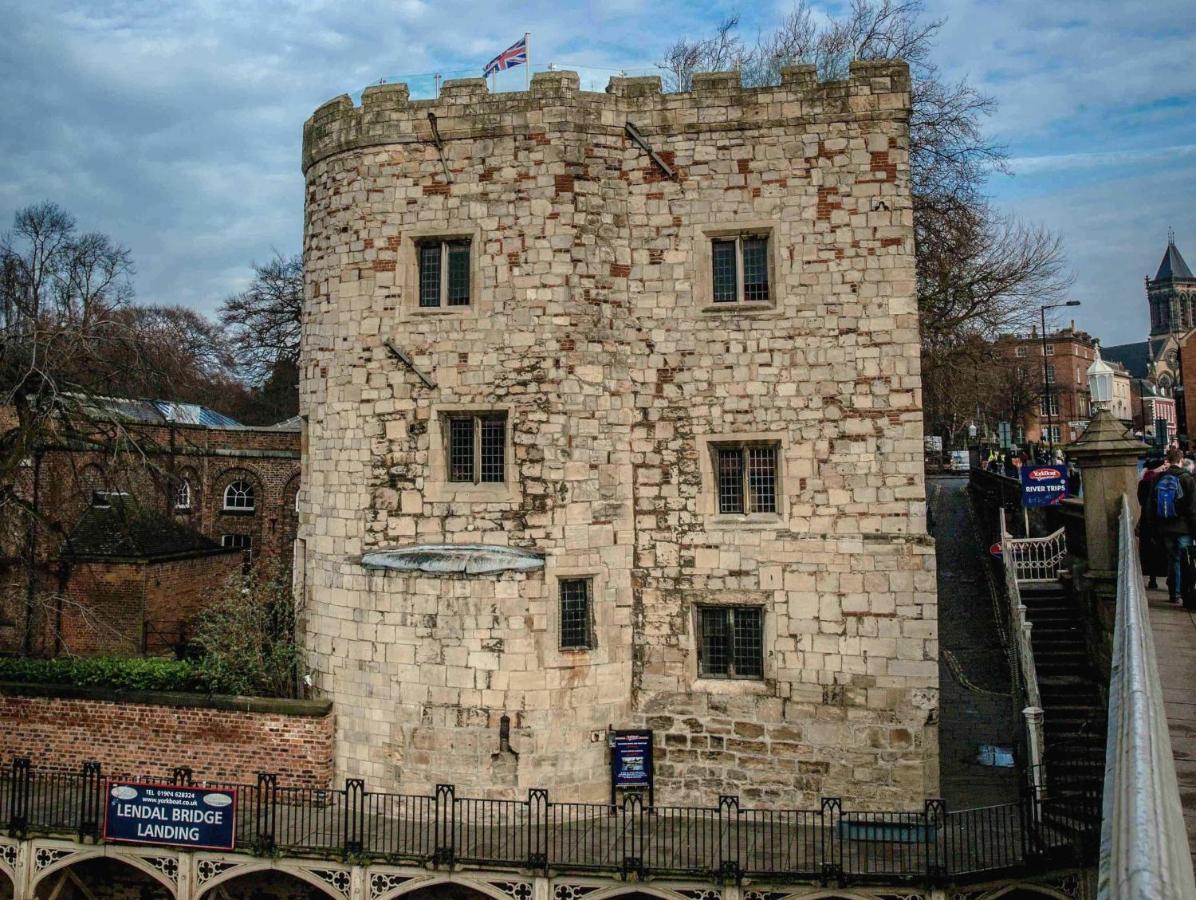 Lendal Tower Villa York Bagian luar foto