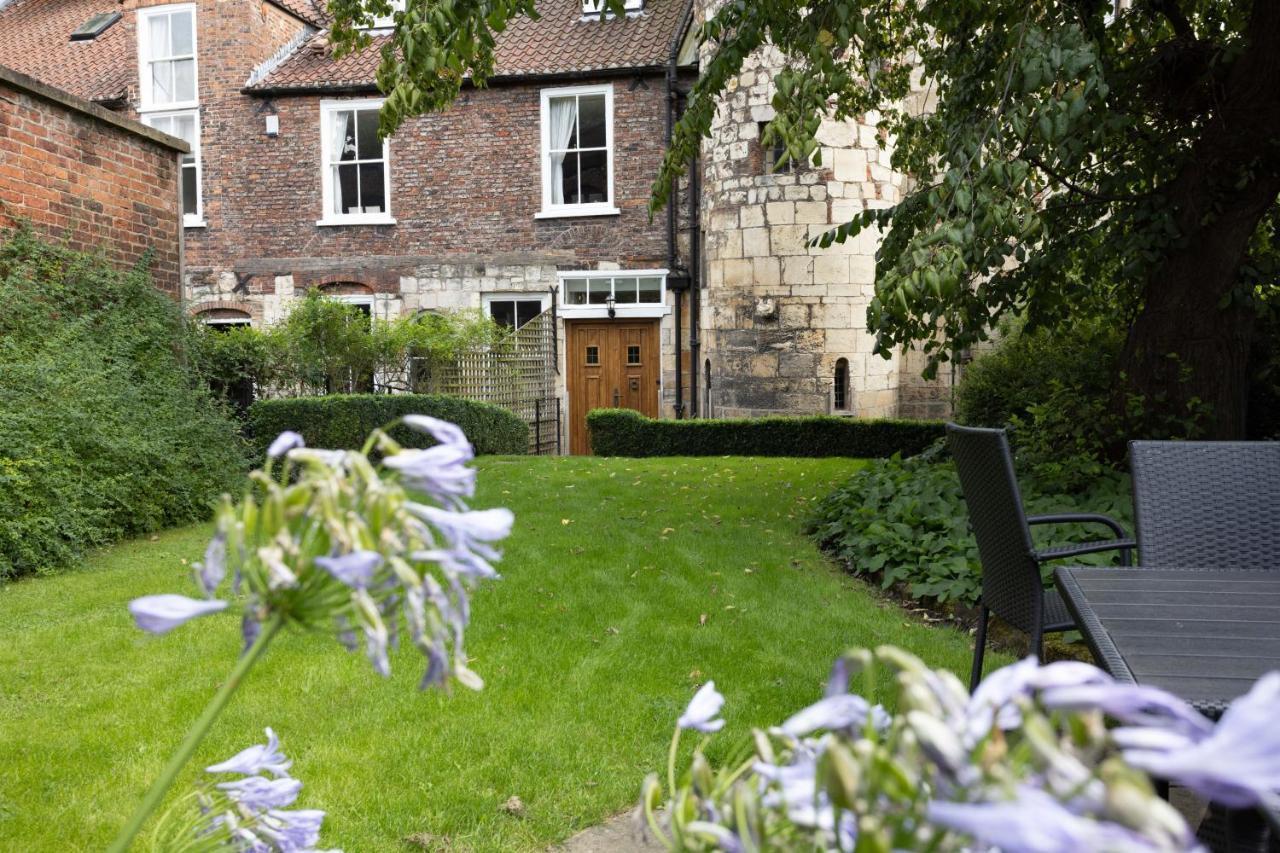 Lendal Tower Villa York Bagian luar foto