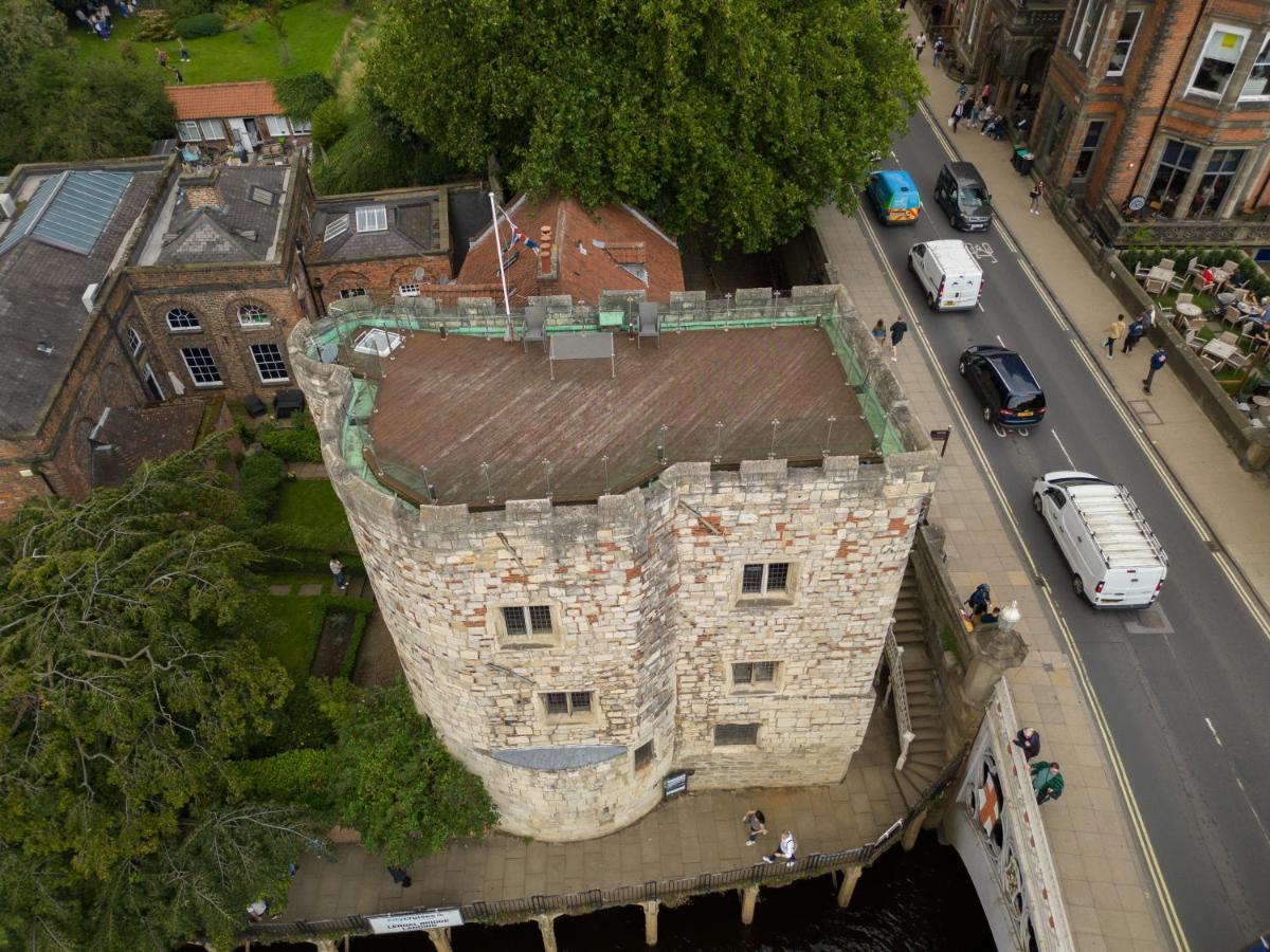 Lendal Tower Villa York Bagian luar foto