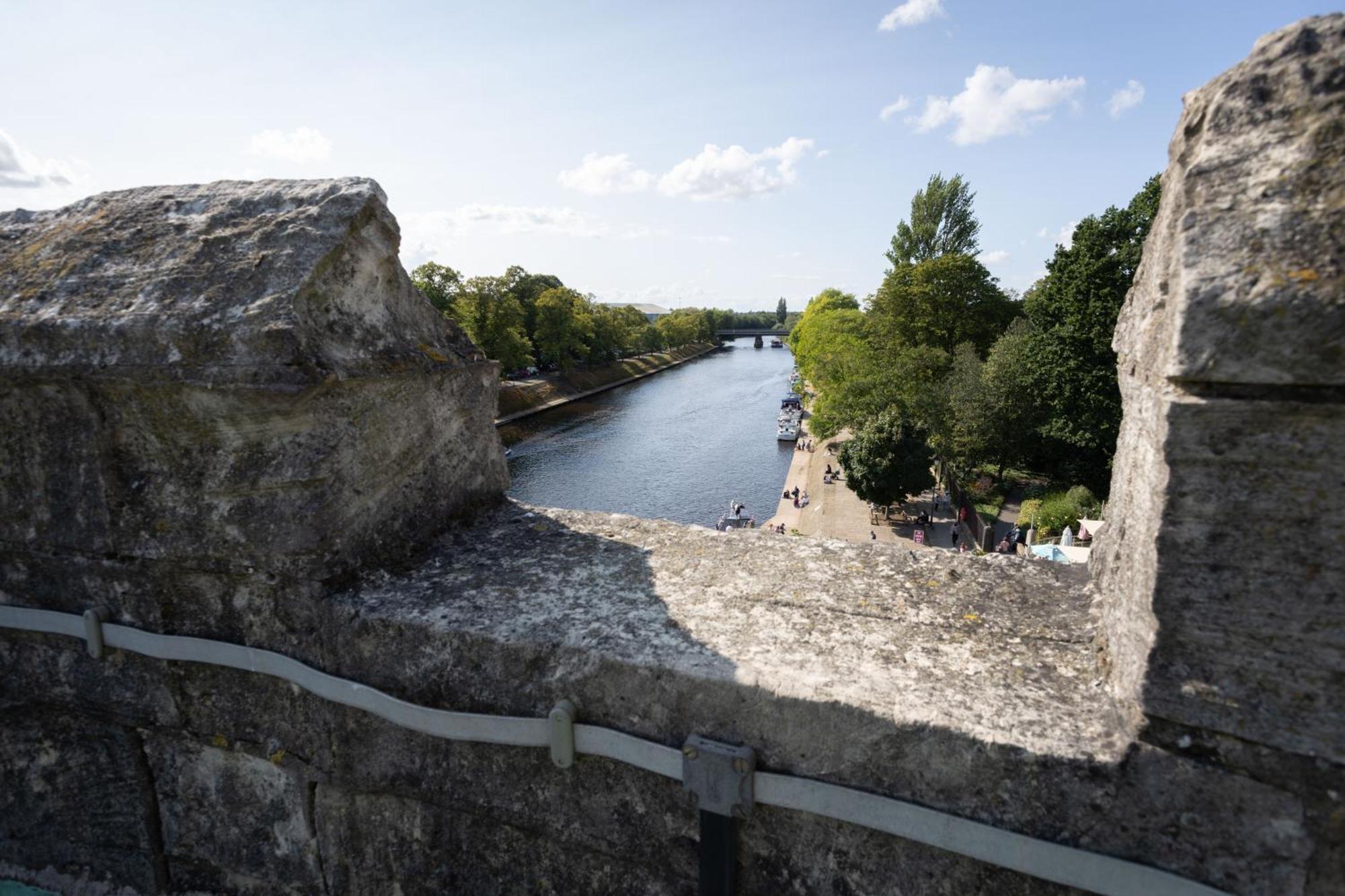 Lendal Tower Villa York Bagian luar foto